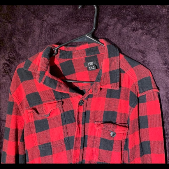 Men’s Thick Red & Black Flannel Shirt - Picture 2 of 3